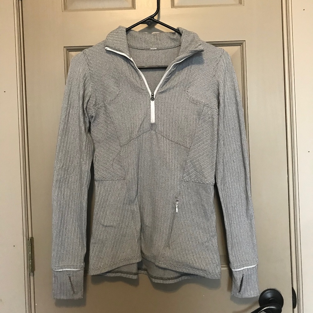 Like new, Lulu Lemon half zip, perfect condition!